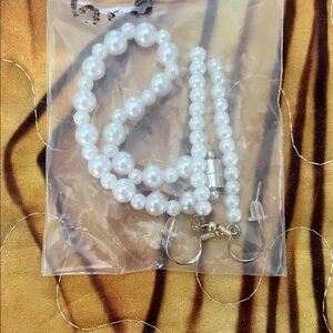 Elegant Pearl bracelet and Earring Set